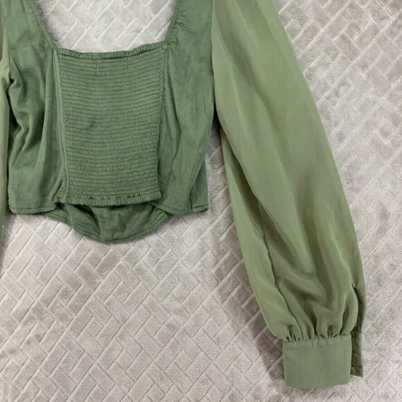 Urban Outfitters Womans Medium Crop Top Green Long Sheer Sleeve Smocked Back - Picture 16 of 16